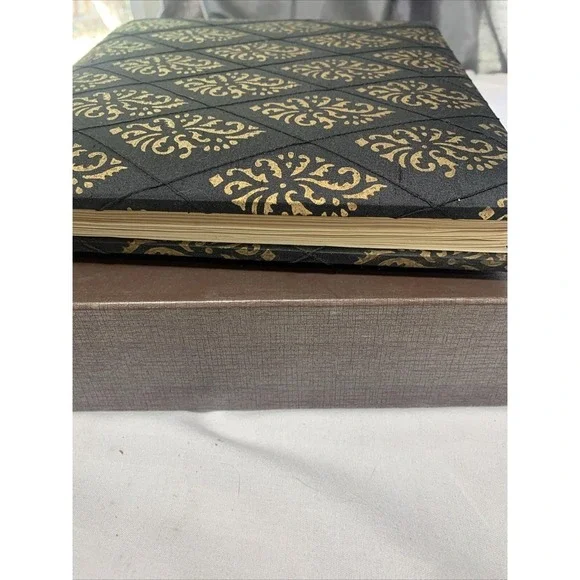 Vtg Lg New Photo Album Holds 40 4x6 Photos 11x9.5x2 in Fabric Cover Brown Gold - Picture 6 of 7